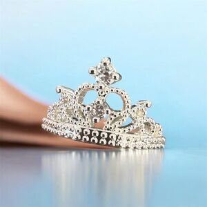 Elegant Silver Ring with Crystal Accents Princess Crown